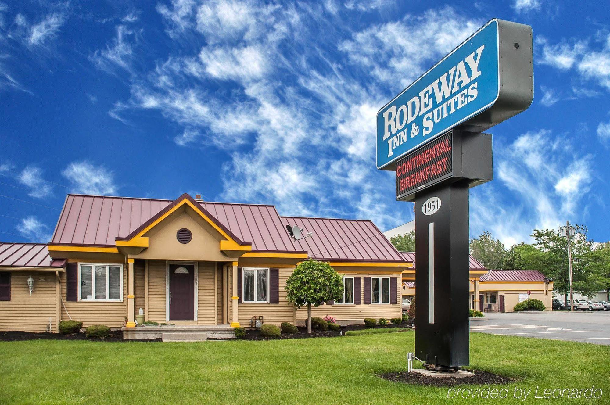 Amherst Inn & Suites エクステリア 写真